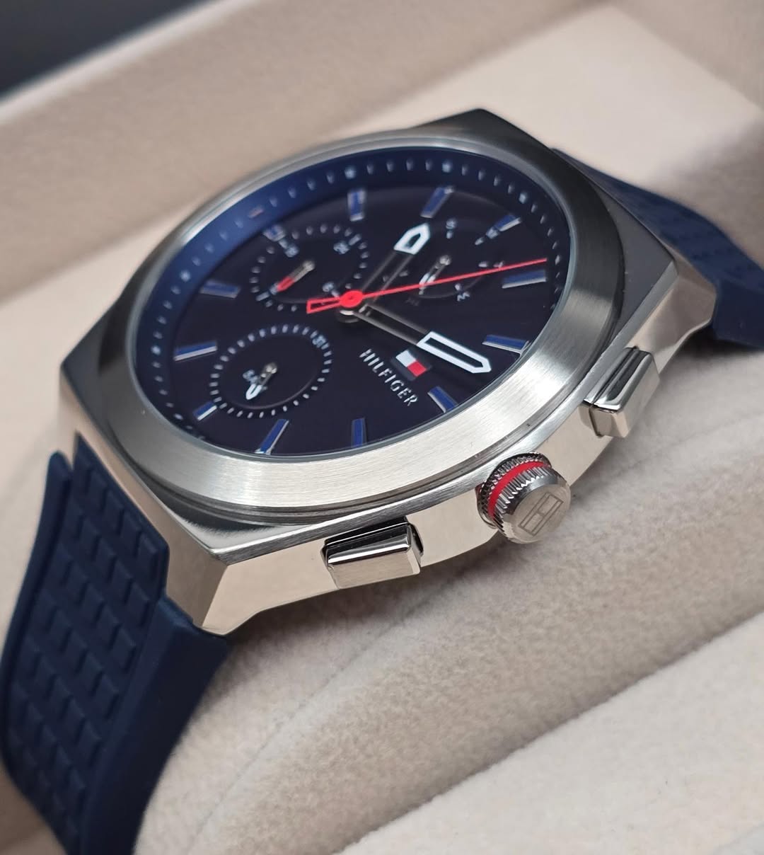 Tommy Hilfiger Connor 1791899 Men’s Quartz Chronograph Watch