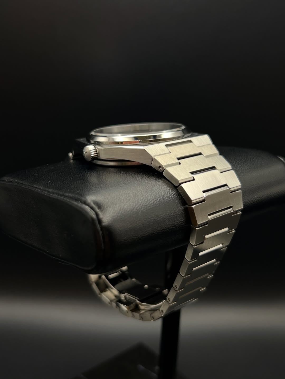 PRX BLACK DIAL QUARTZ MOVEMENT 40MM