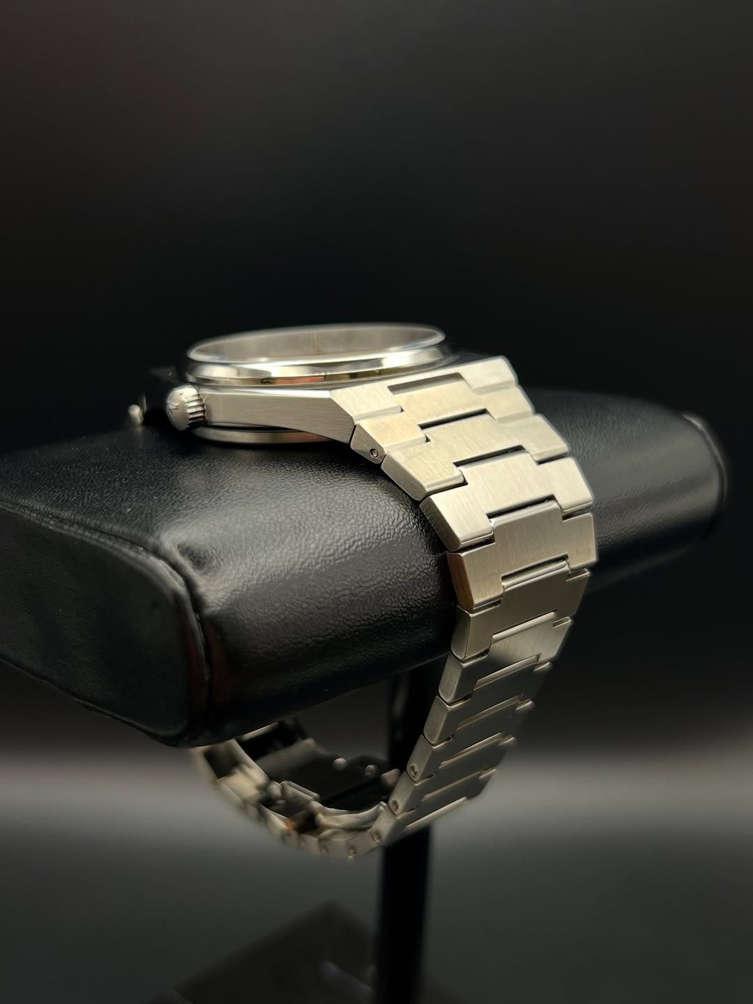 PRX WHITE DIAL QUARTZ MOVEMENT 40MM